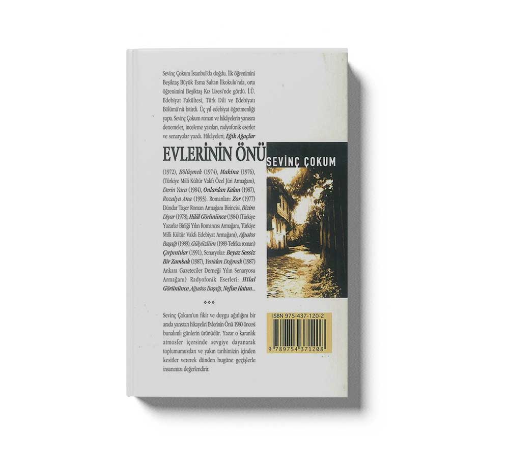 Evlerinin Önü