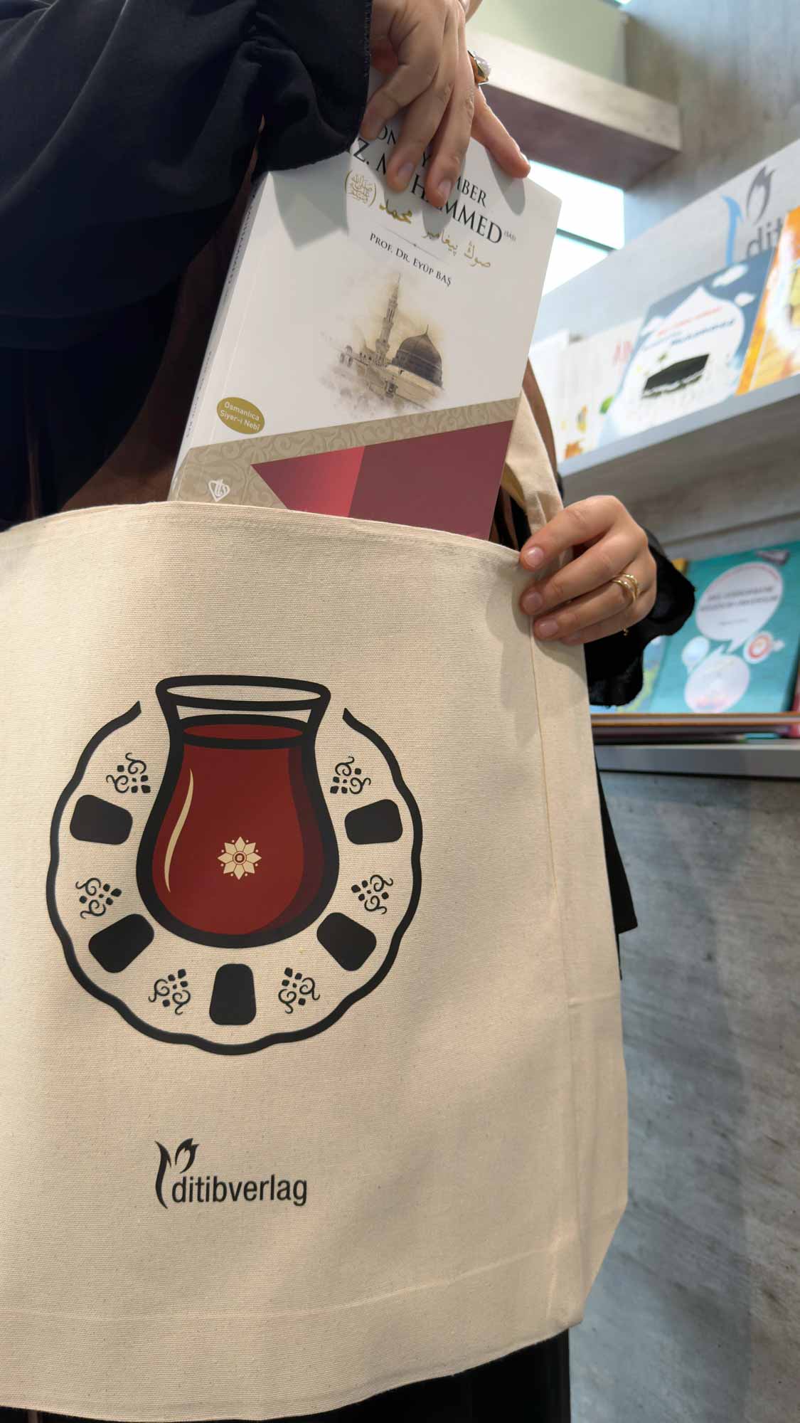 Jutebeutel mit Çay-Motiv