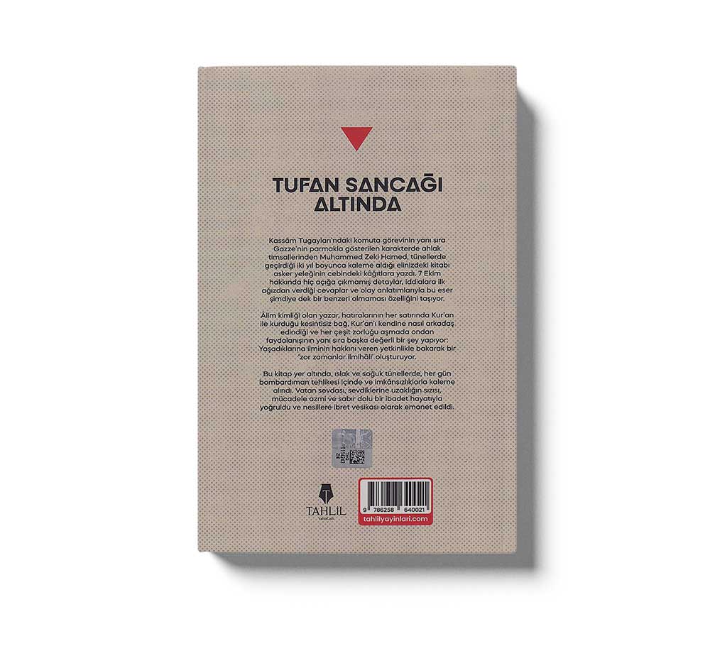 Tufan Sancağı Altında