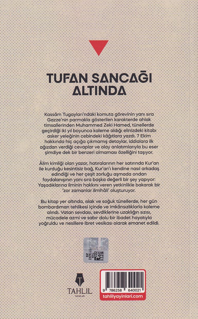 Tufan Sancağı Altında