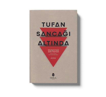Tufan Sancağı Altında